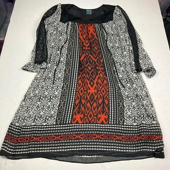 Gabby Skye Dresses & Skirts - Gabby Skye Womens Lace Shift Dress Printed V-Neck 3/4 Sleeve Pullover Size 4